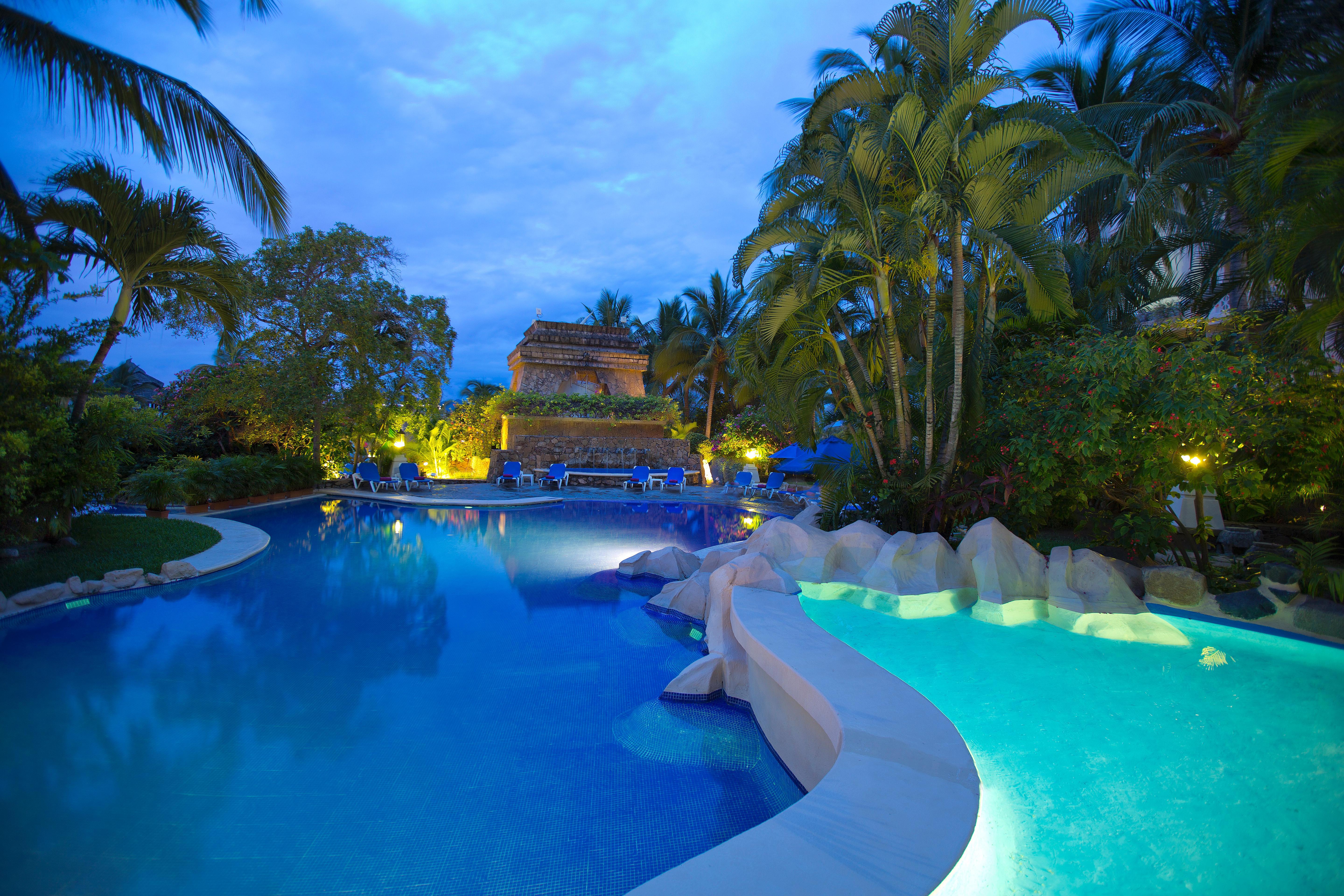 Отель Barcelo Karmina Мансанильо Экстерьер фото The swimming pool at the resort